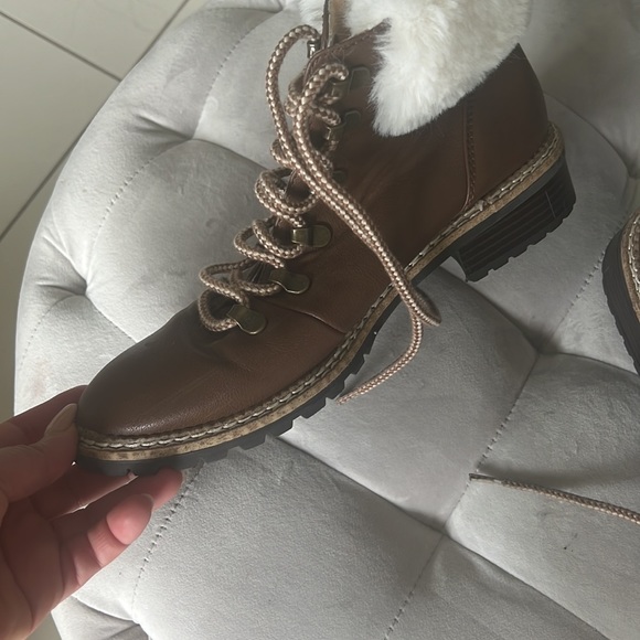 Brown faux fur booties - Picture 2 of 4